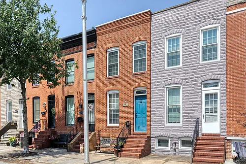 1442 Andre St Photo 1