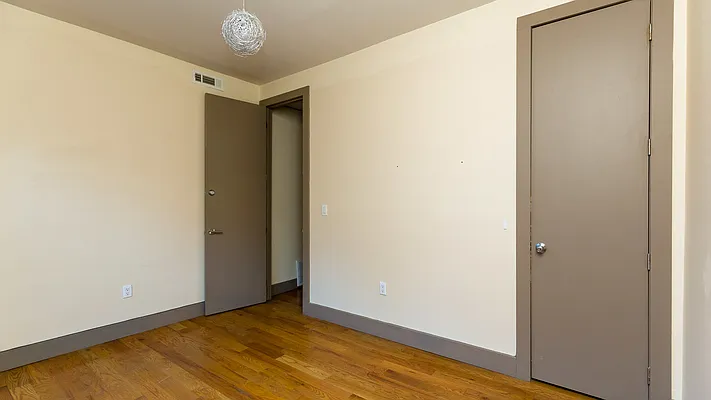 Rented by Nooklyn NYC LLC | media 19