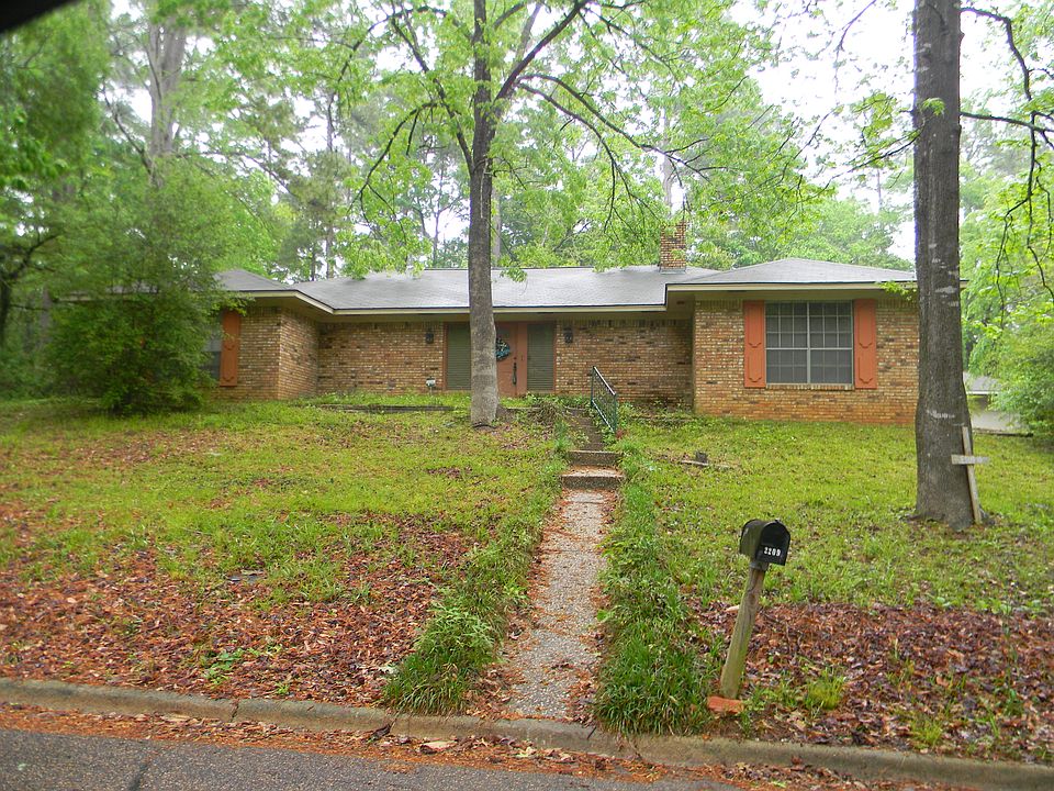 1st image of 2209 Briargrove Dr