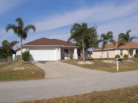 Palm trees in front lawn