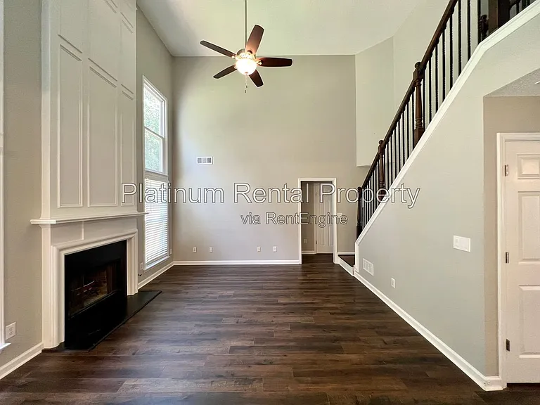 2813 Priestcliff Dr SE — Photo 12