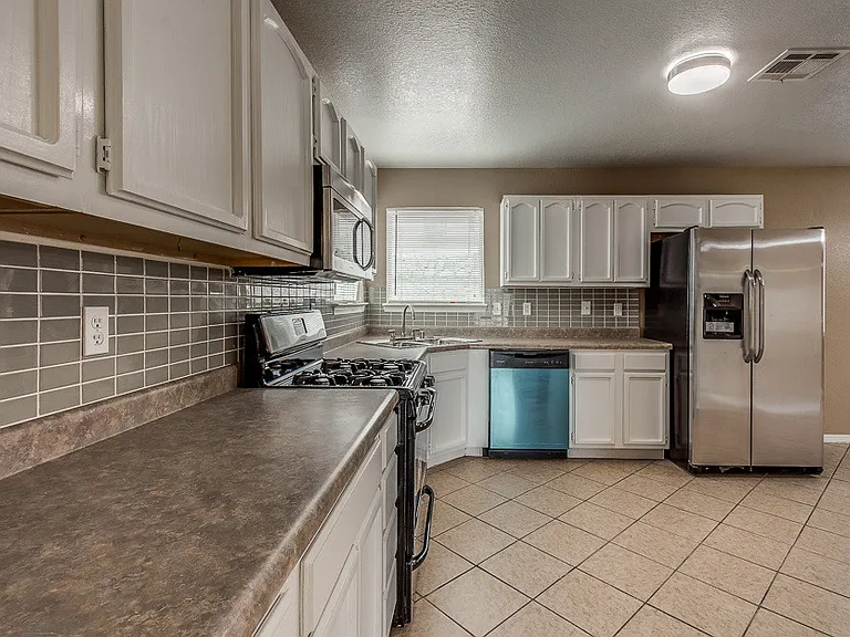 12233 Iverson Ct — Photo 13