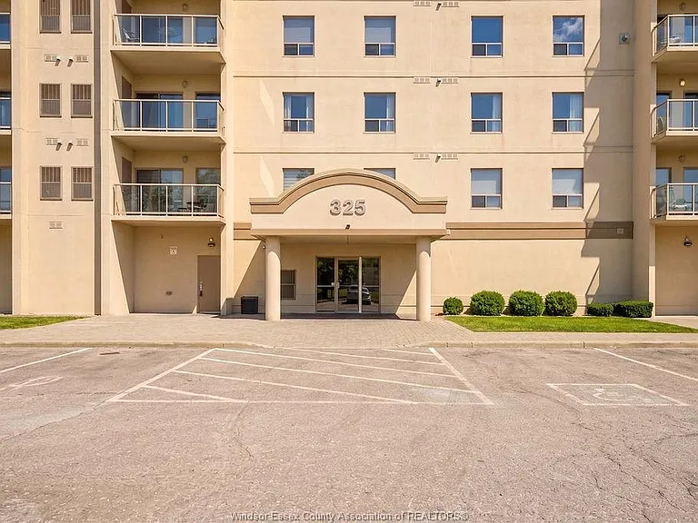 325 Village Grove Dr #409 — Photo 3