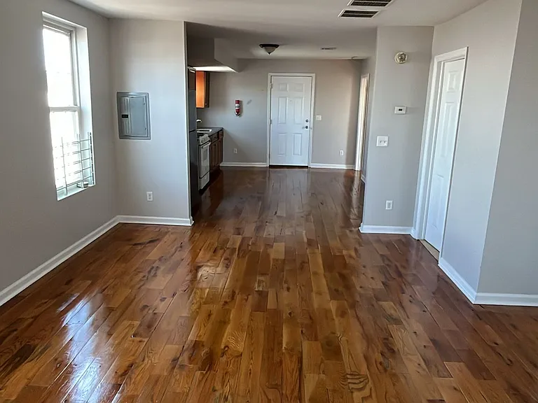 59 E Runyon St #C — Photo 4