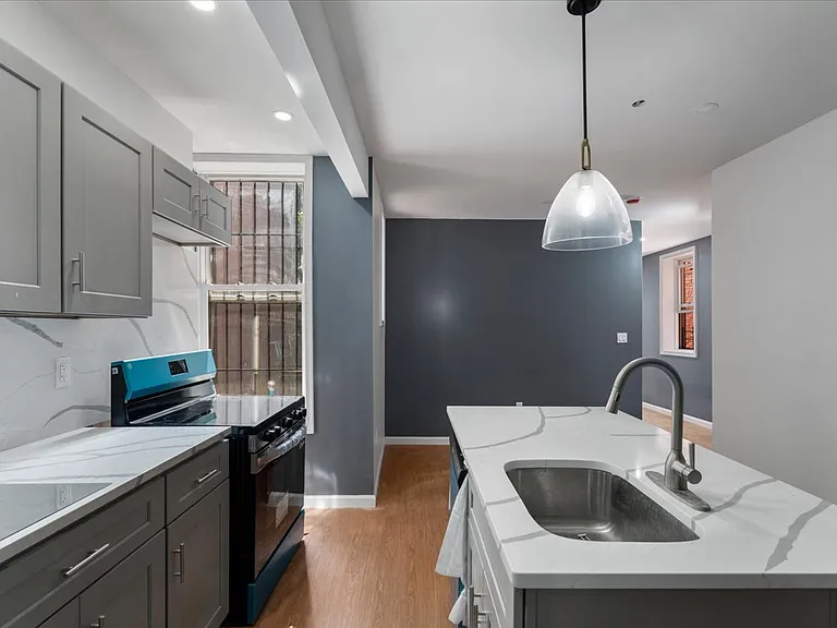324 Eldert St #2B — Photo 2