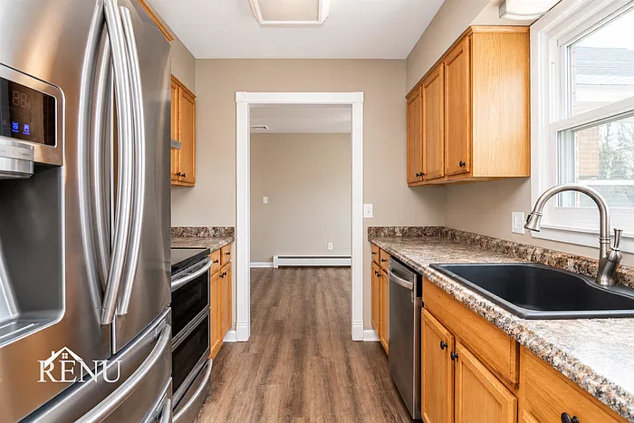 4 bed, 2.5 bath, 1896 sqft, $2,395 — Photo 3