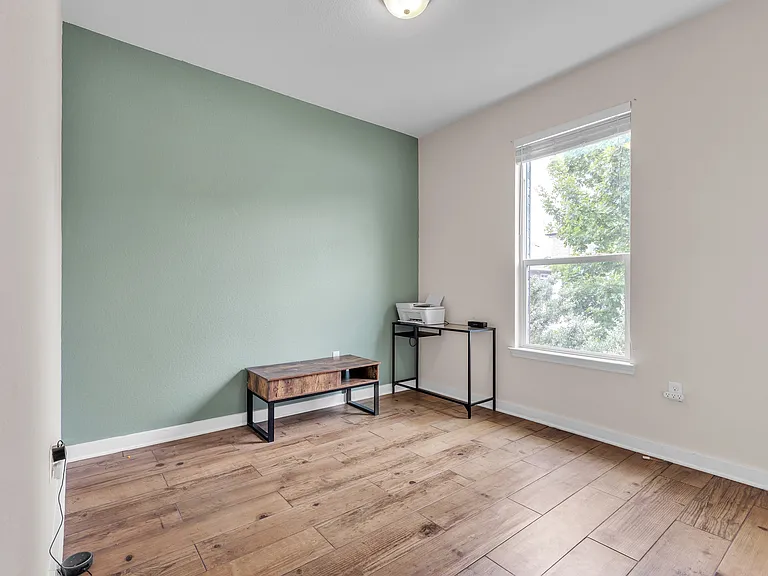128 Kavanaugh St — Photo 18