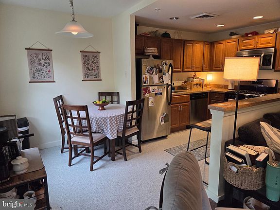 4th image of 1600 Church Rd APT B302