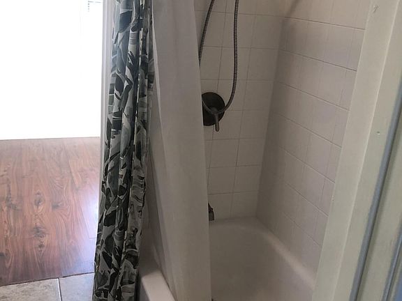 5th image of 211.5 Shasta St