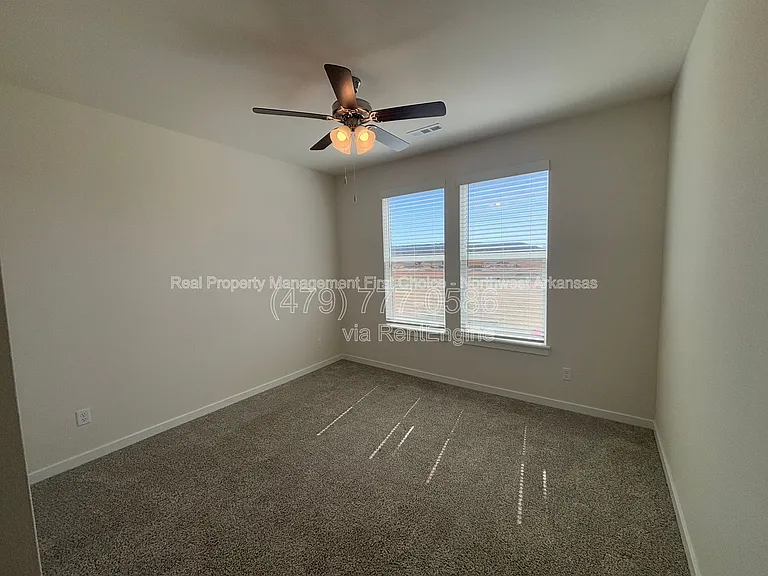 4802 W Planetree St — Photo 17