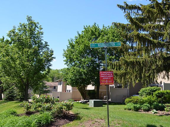 2nd image of 1096 Washington Cir