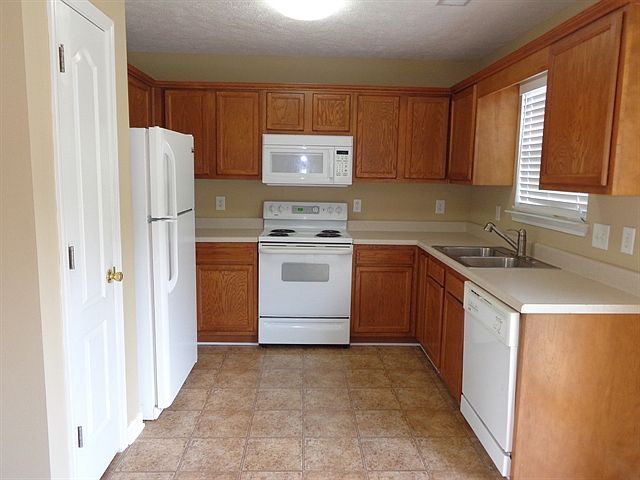 2nd image of 7425 Maggie Dr #00