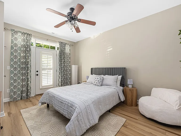 13704 Anthea Ln — Photo 9