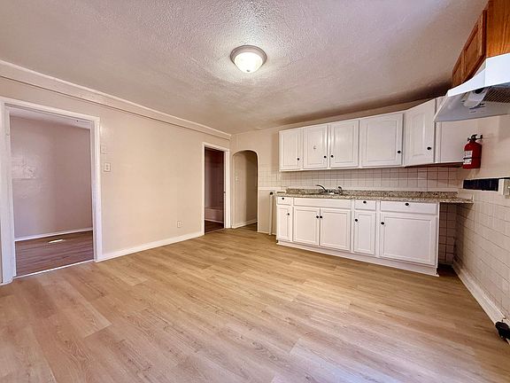 4th image of 141 W Elmer St APT 1