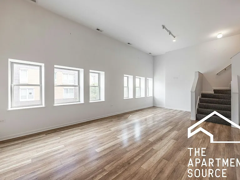 2700 W North Ave #303 — Photo 2