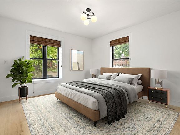 4th image of 1069 Washington St #2