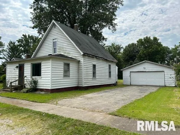 306 W Wabash Ave, Stonington, IL 62567