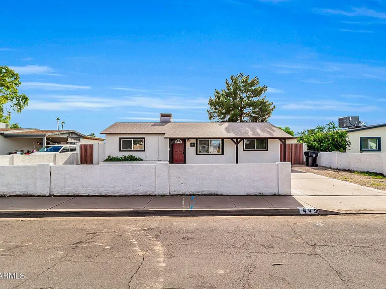 449 E Harmony Ave — Photo 2