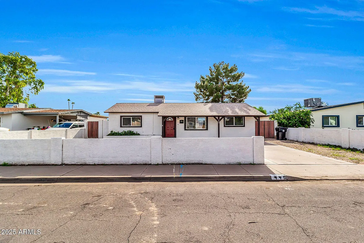 Building Photo - 449 E Harmony Ave