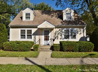 560 4th Ave, Aurora, IL 60505