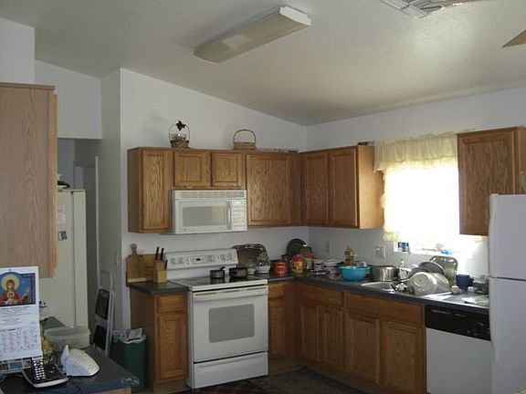Huge kitchen with all appliances