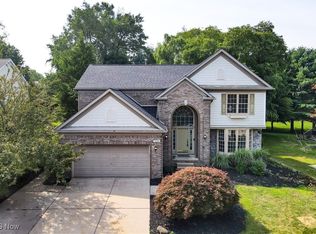 442 Adelle Dr, Northfield, OH