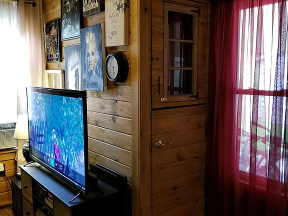 Dog Den/Outdoor Access