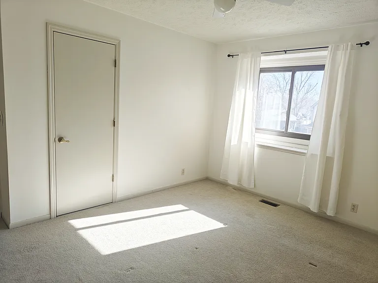 1130 N 153rd Ave — Photo 15