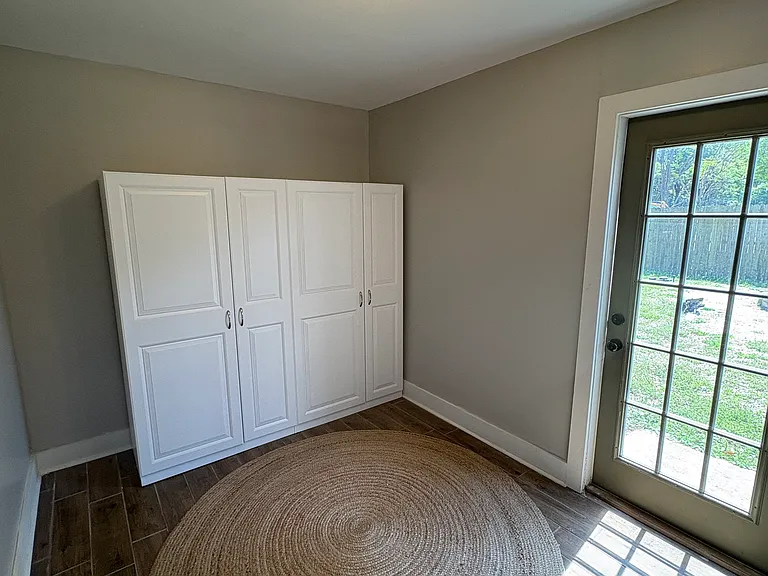 1257 Hampshire Rd — Photo 17