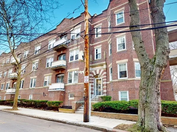 19 Hamilton Rd APT 2, Brookline, MA 02446