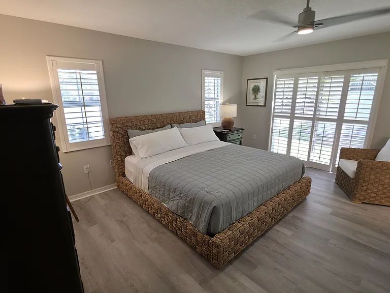 7042 Woodside Oaks Cir — Photo 20