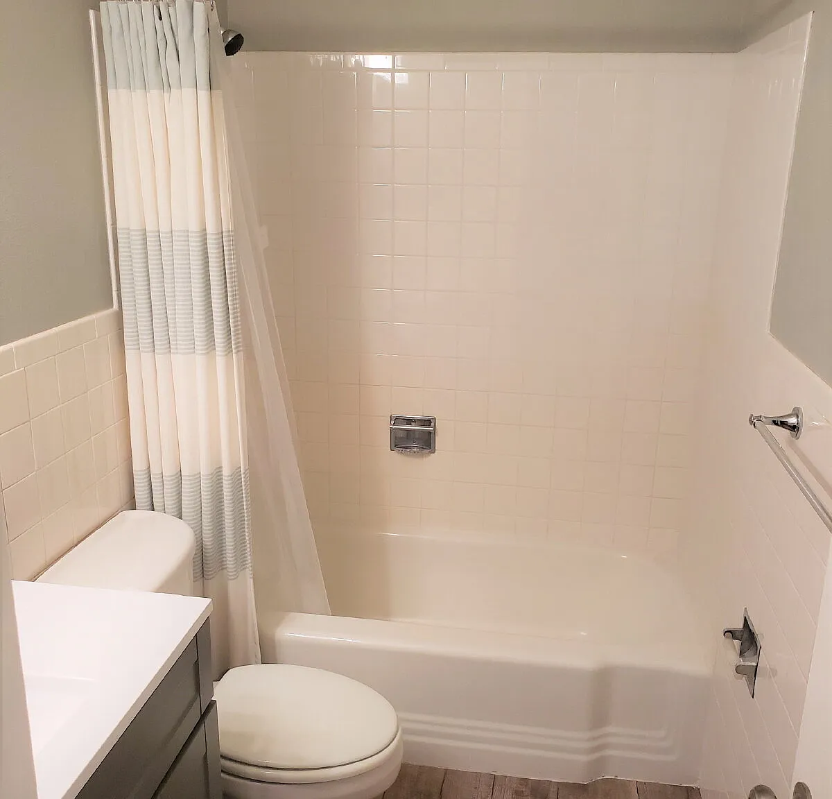 3 bed, 2.0 bath, 1122 sqft, $1,300 — Photo 4