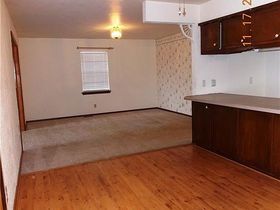 4th image of 109 Paul Ave