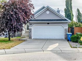 61 W Royal Birch Grv NW, Calgary, AB T3G 5K5