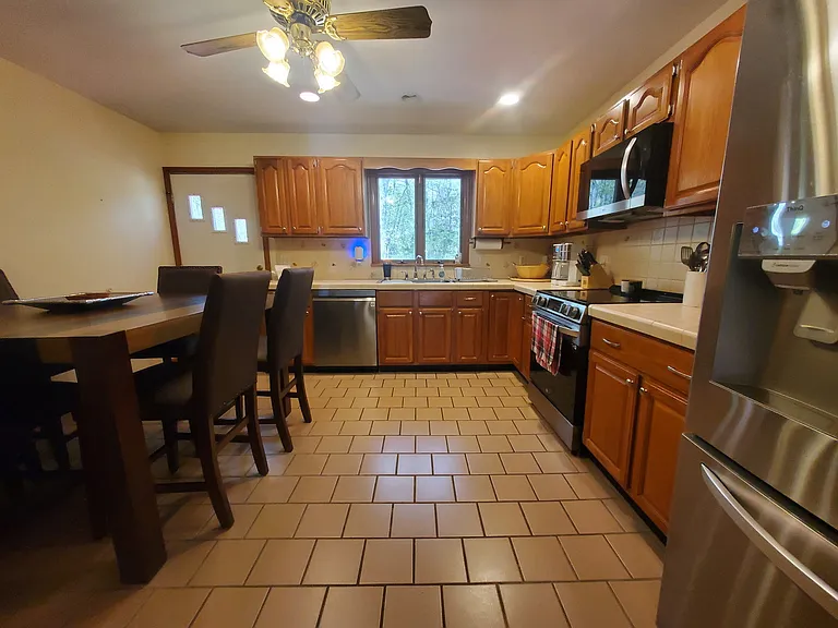 302 Westwood Rd — Photo 3
