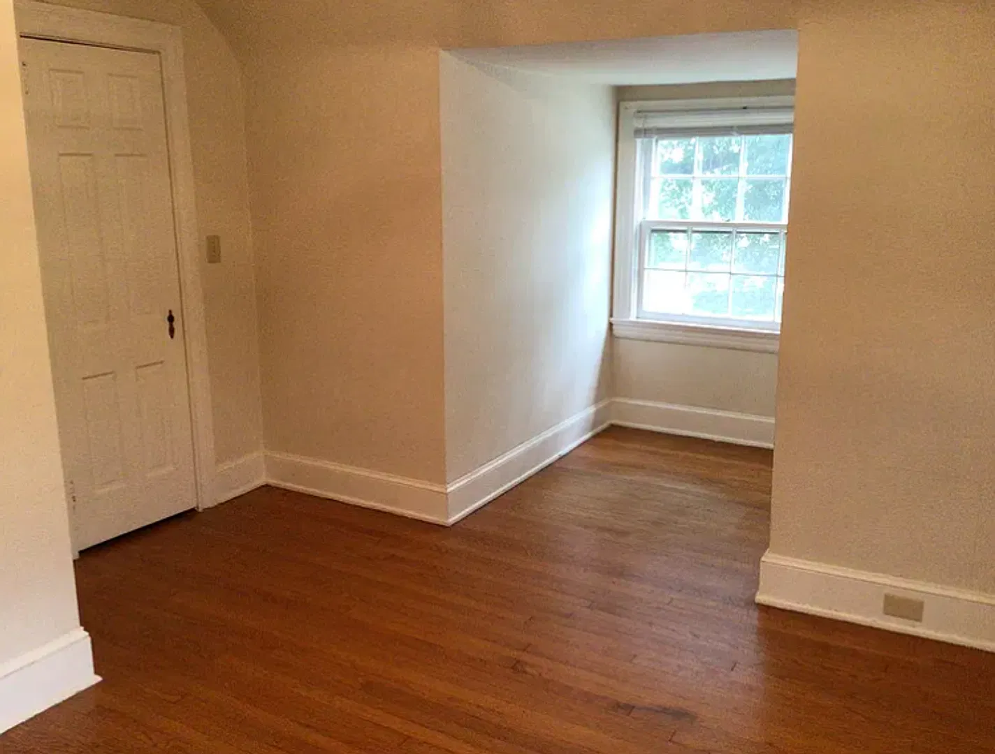 810 Glenwood Ave — Photo 3
