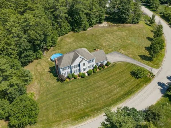 17 Thurston Drive, Lee, NH 03861