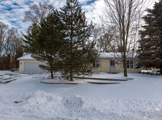 811 Christine Dr, McHenry, IL 60051