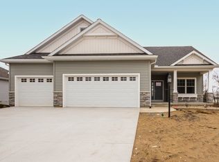 1626 Stoneham Dr, Mishawaka, IN 46544