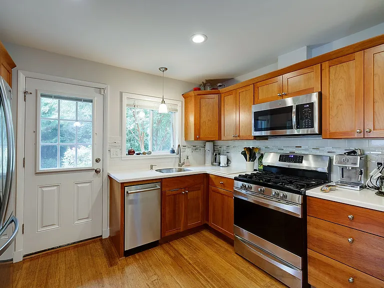 9420 Holland Ave — Photo 14