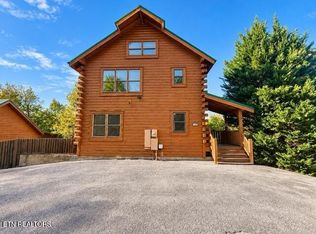 749 Chickasaw Gap Way, Pigeon Forge, TN 37863