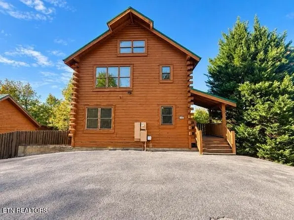 749 Chickasaw Gap Way, Pigeon Forge, TN 37863