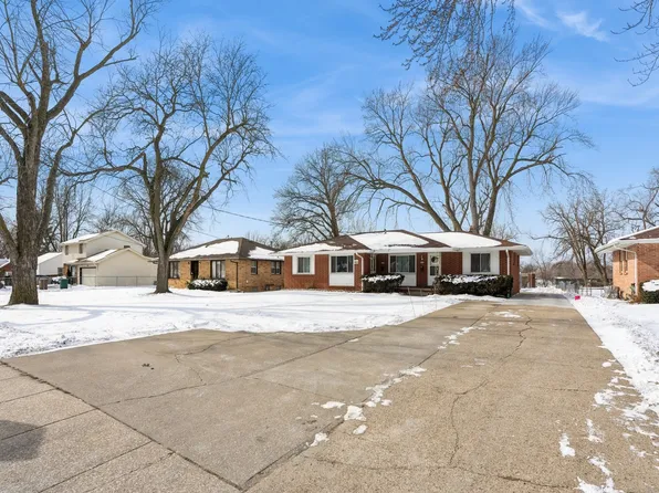 1620 63rd St, Windsor Heights, IA 50324