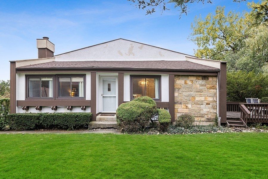 1st image of 18 Stonehearth Ln
