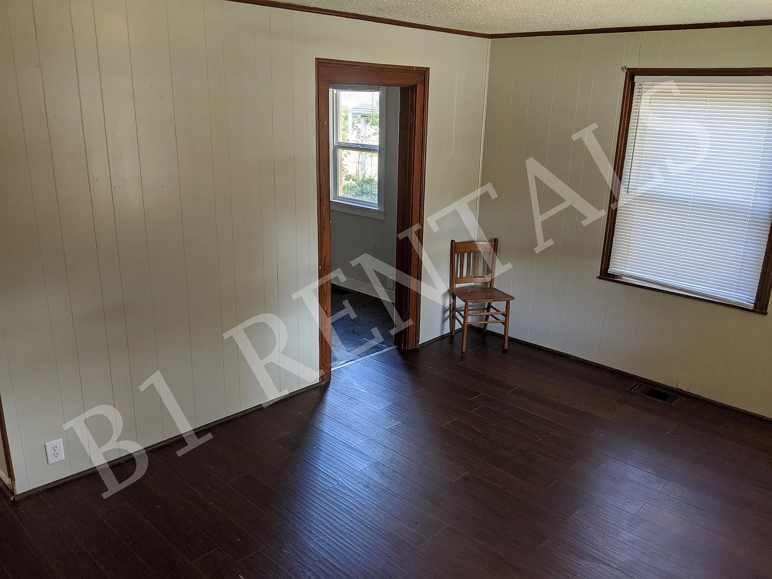 724 N Elm St - 1 — Photo 3