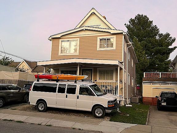 3rd image of 3535 W 61st St