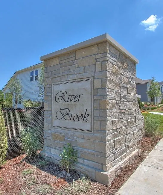 3 bed, 1633 sqft, $2,700 — Photo 2