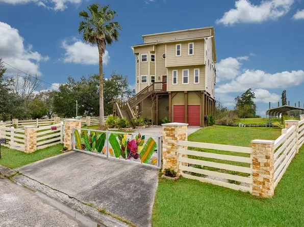 225 Rue Orleans St, Baytown, TX 77520