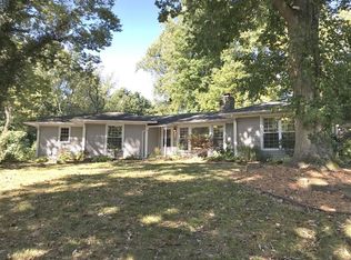1970 N Hillcrest Rd, Vincennes, IN 47591