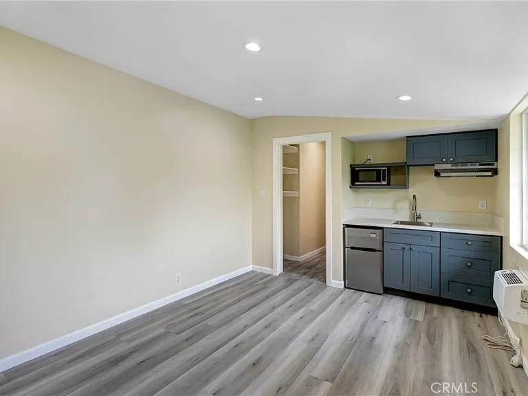 2203 E Alaska St — Photo 5